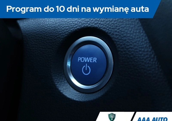 Toyota Corolla cena 82000 przebieg: 91976, rok produkcji 2019 z Bełchatów małe 326